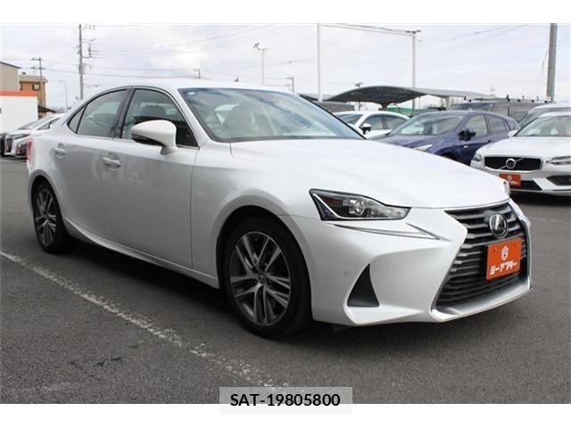 Lexus IS 2018-11 3771349-1