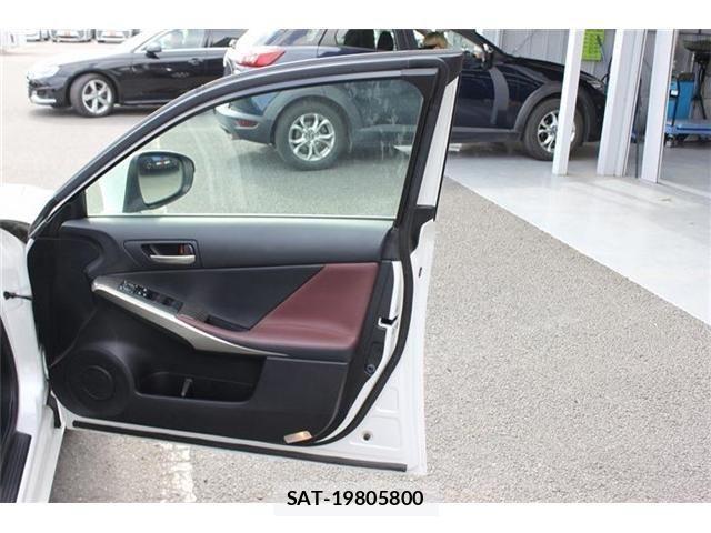 Lexus IS 2018-11 3771349-24