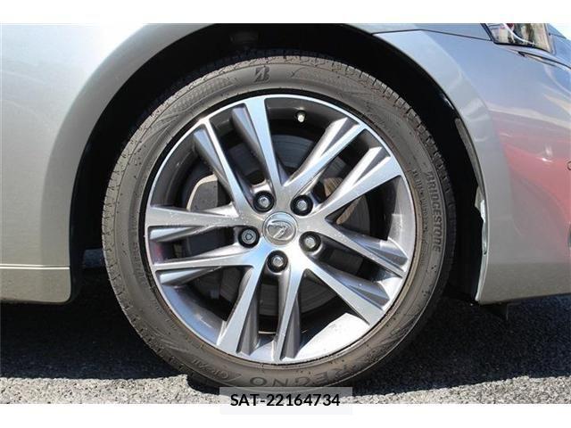 Lexus IS 2017-12 4176034-12