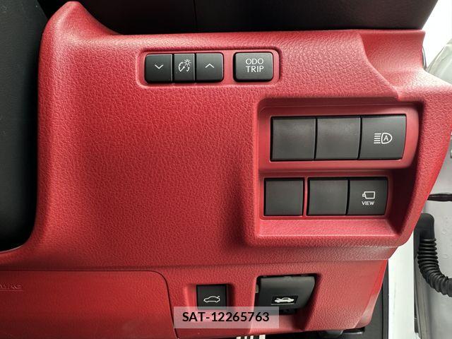 Lexus IS 2021-03 6526516-12
