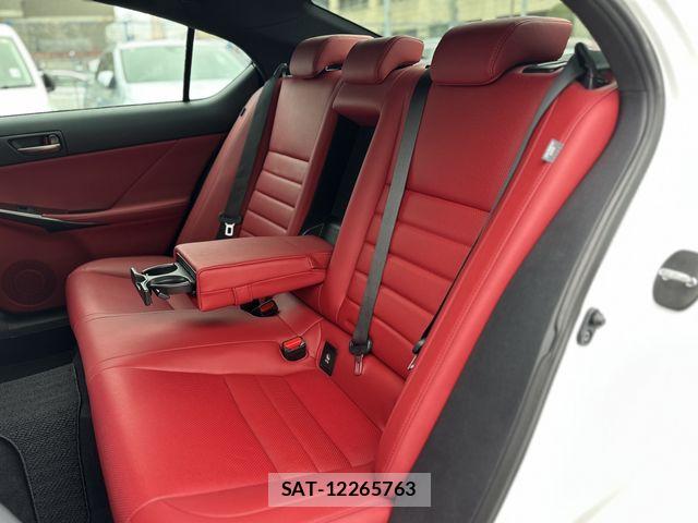 Lexus IS 2021-03 6526516-15