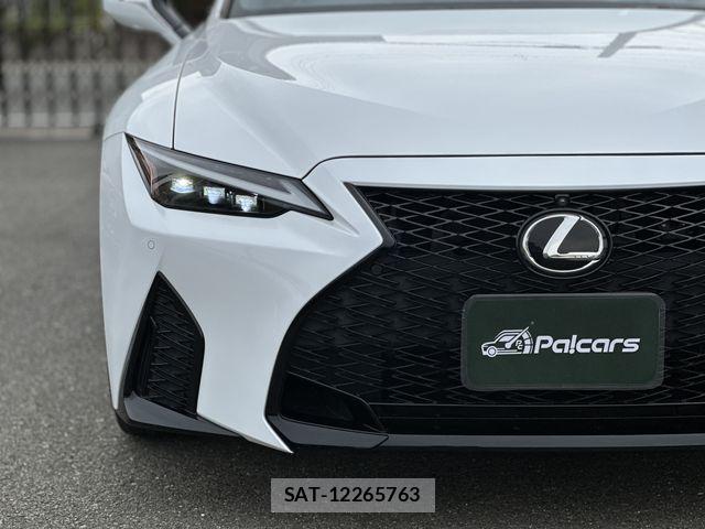Lexus IS 2021-03 6526516-20
