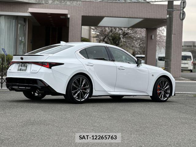 Lexus IS 2021-03 6526516-24