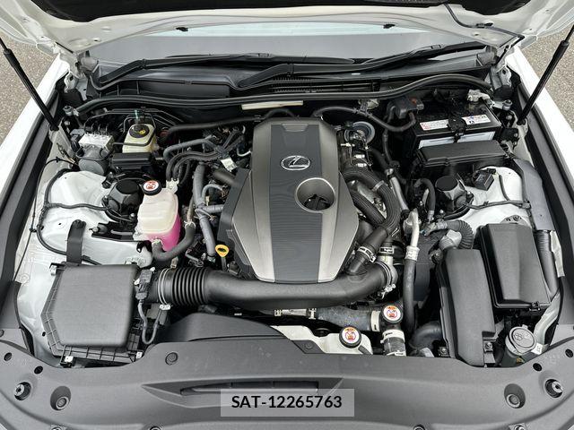 Lexus IS 2021-03 6526516-29