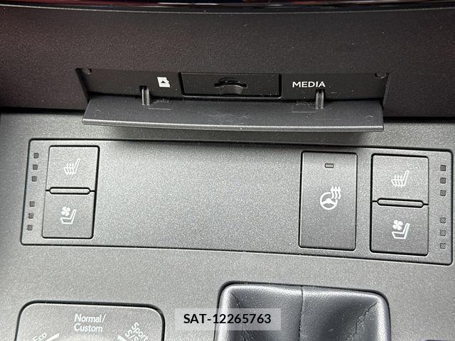 Lexus IS 2021-03 6526516-8