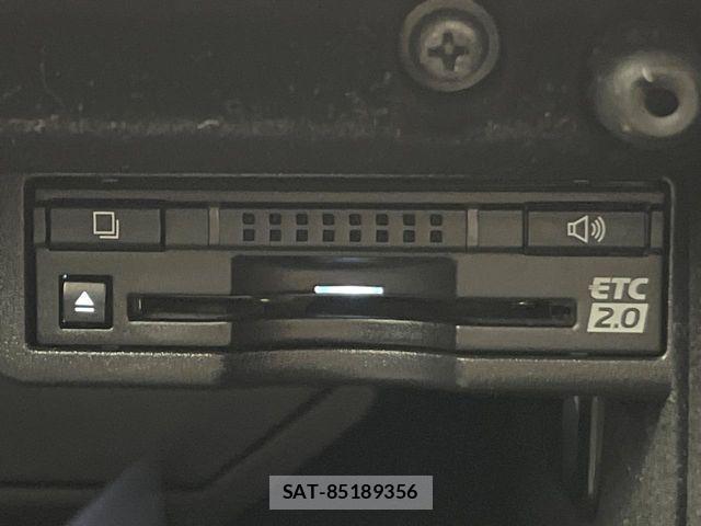 Lexus IS 2018-12 6641818-11