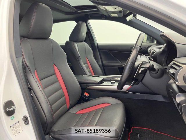 Lexus IS 2018-12 6641818-13