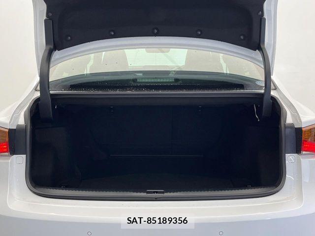 Lexus IS 2018-12 6641818-15