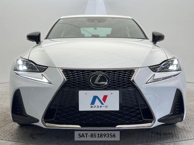 Lexus IS 2018-12 6641818-16
