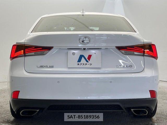 Lexus IS 2018-12 6641818-17