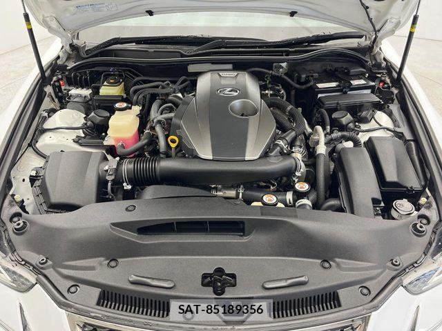 Lexus IS 2018-12 6641818-19