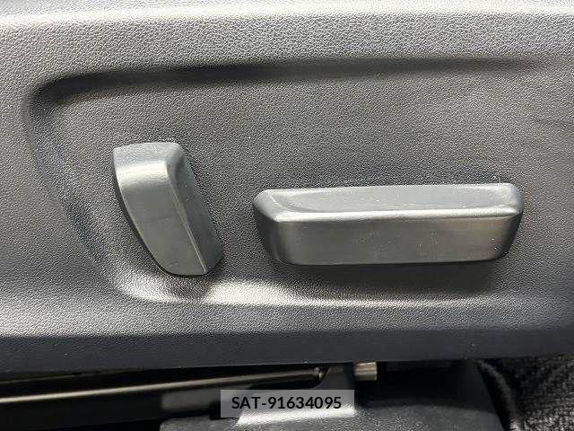 Lexus IS 2021-05 6672260-9