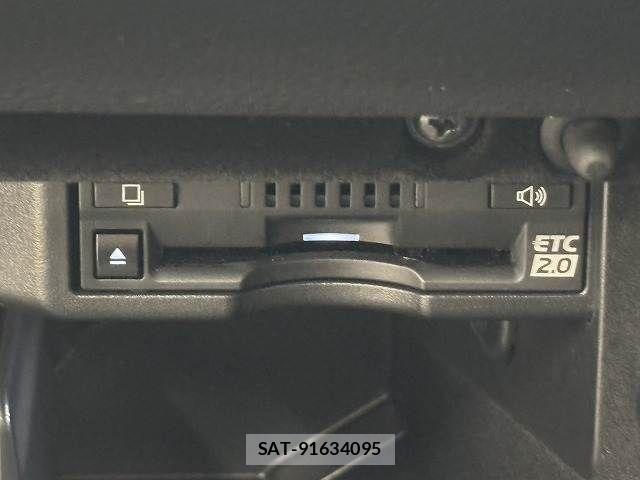 Lexus IS 2021-05 6672260-11