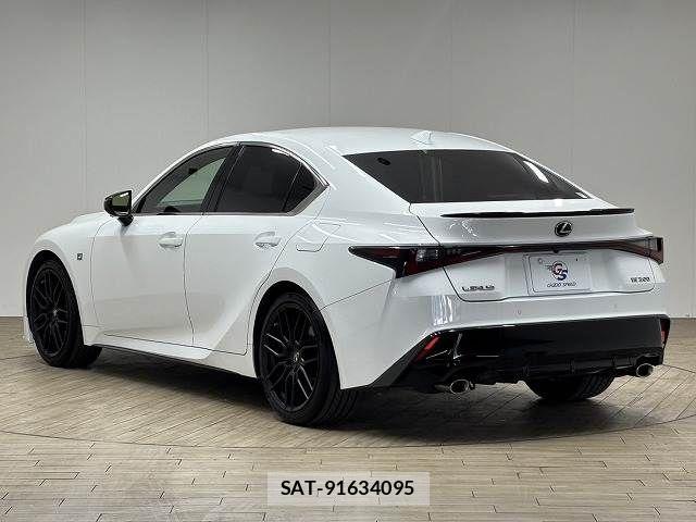 Lexus IS 2021-05 6672260-16