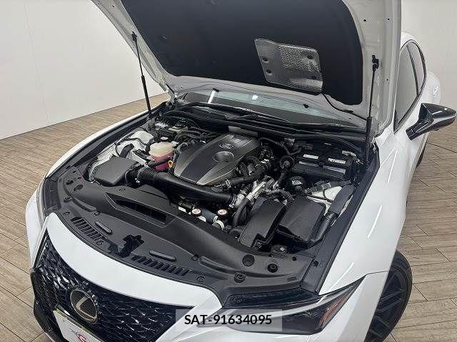 Lexus IS 2021-05 6672260-17
