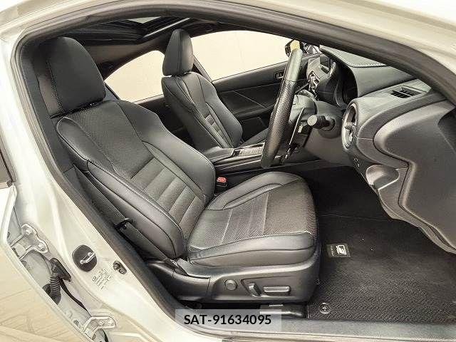 Lexus IS 2021-05 6672260-4