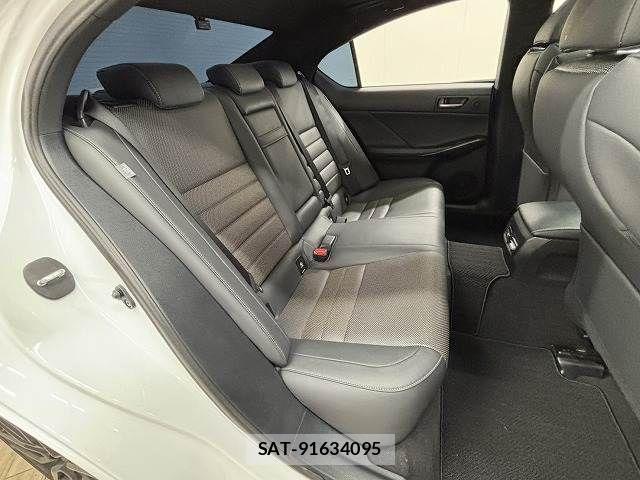 Lexus IS 2021-05 6672260-5