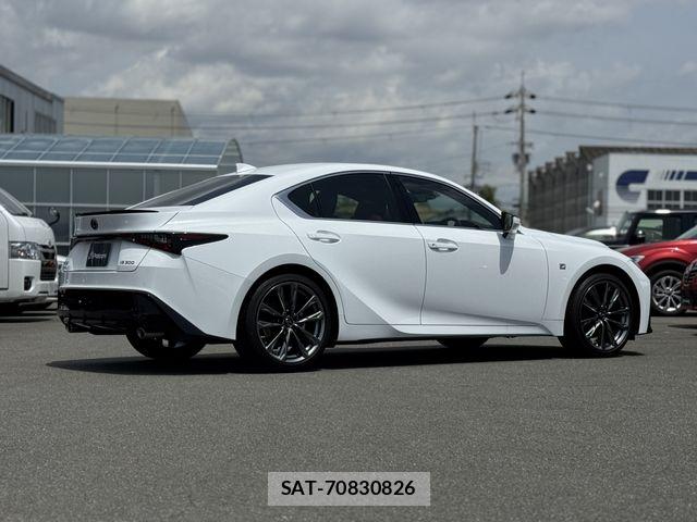 Lexus IS 2021-01 6676656-24
