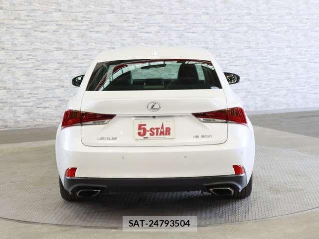 Lexus IS 2018-01 6676657-14