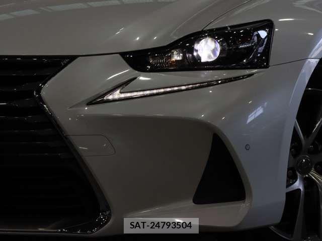 Lexus IS 2018-01 6676657-19
