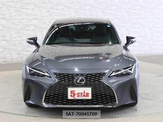Lexus IS 2021-03 6907681-11