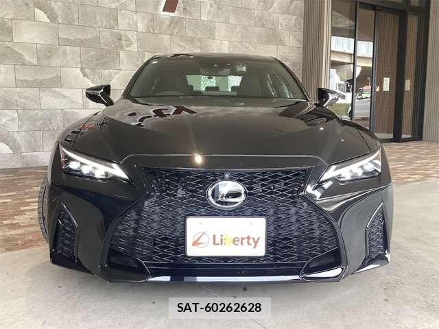 Lexus IS 2023-06 6907680-4