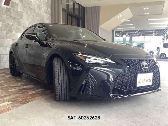 Lexus IS 2023-06 6907680-5