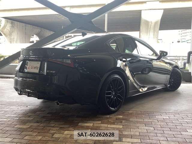 Lexus IS 2023-06 6907680-7