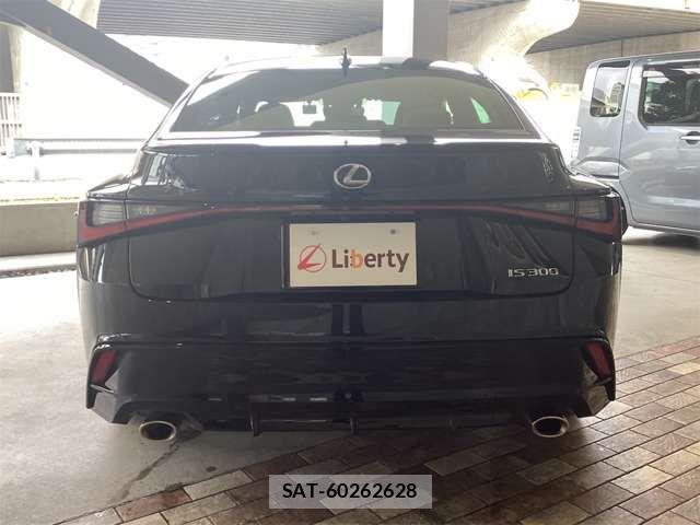 Lexus IS 2023-06 6907680-8