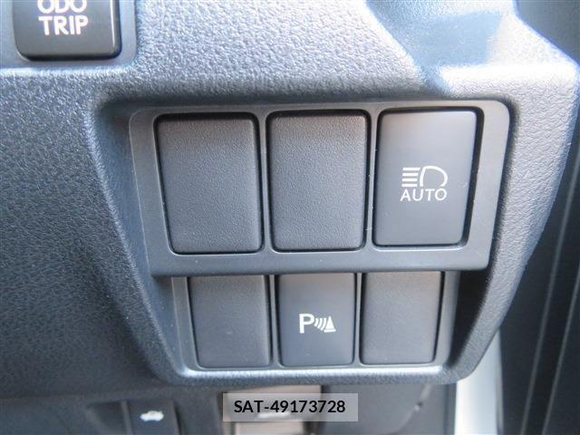 Lexus IS 2017-11 6995089-16