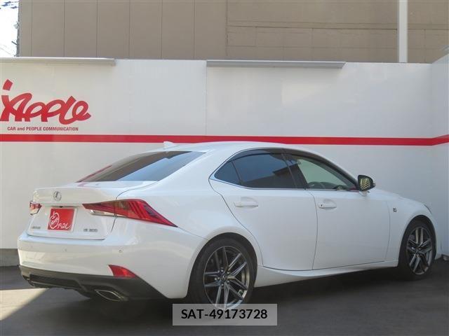 Lexus IS 2017-11 6995089-2