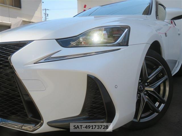 Lexus IS 2017-11 6995089-4