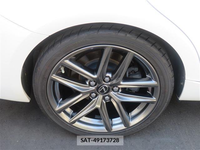 Lexus IS 2017-11 6995089-7
