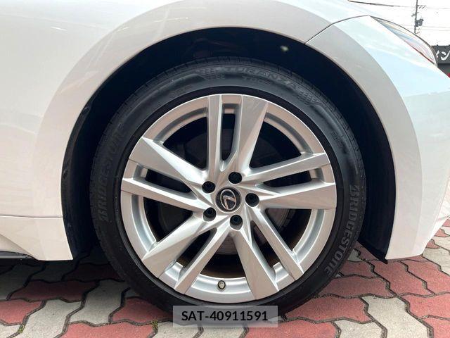 Lexus IS 2020-11 6995080-12