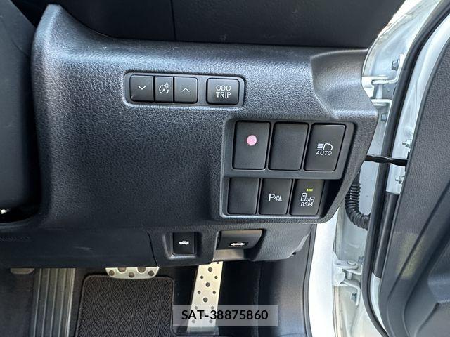 Lexus IS 2019-09 7059244-14