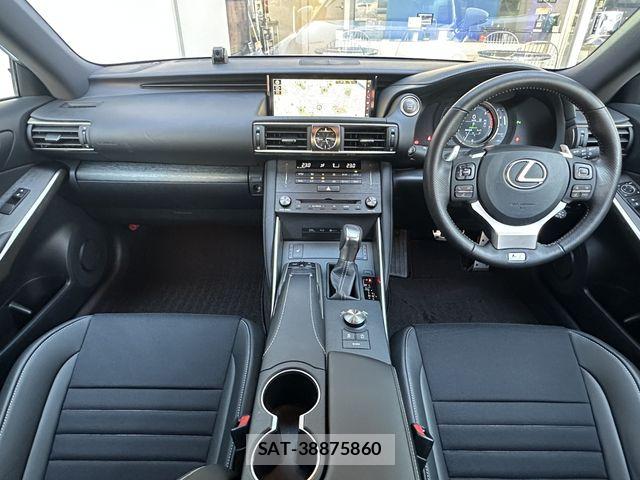 Lexus IS 2019-09 7059244-1