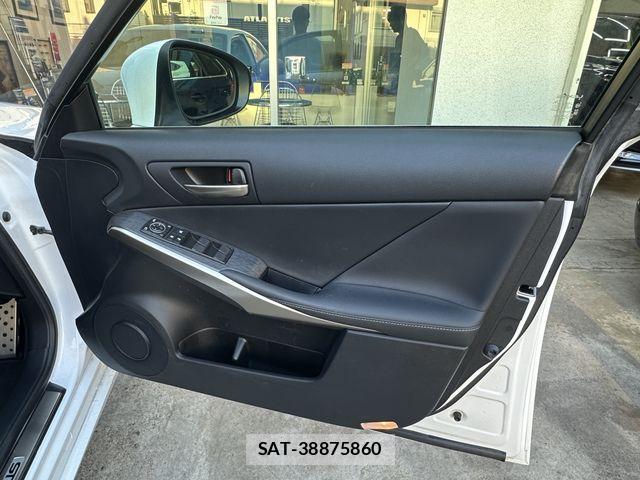 Lexus IS 2019-09 7059244-19