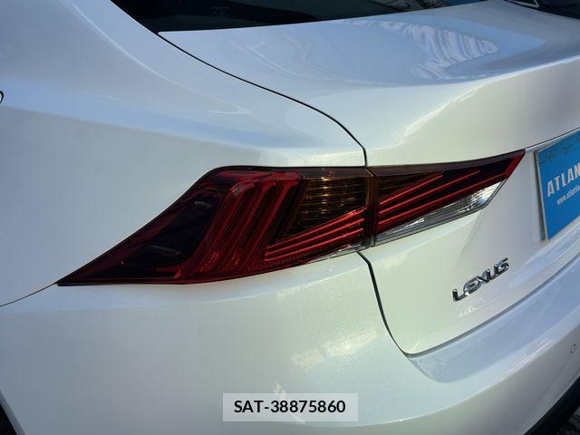 Lexus IS 2019-09 7059244-25