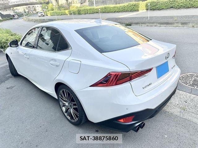 Lexus IS 2019-09 7059244-2