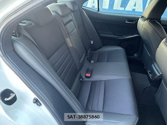 Lexus IS 2019-09 7059244-5