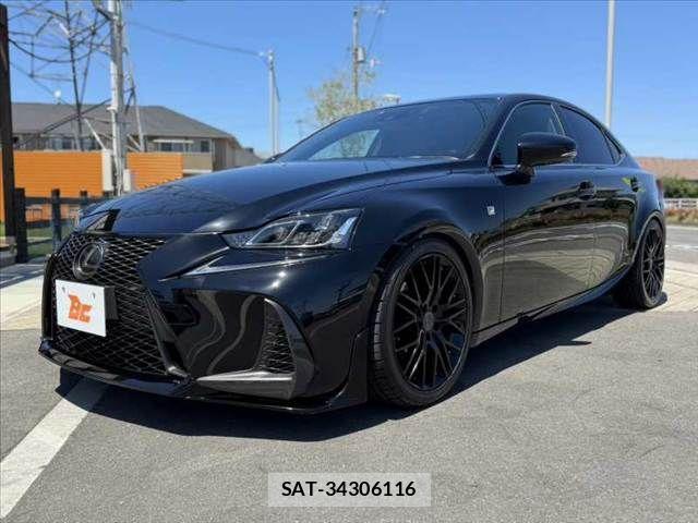 Lexus IS 2017-10 7220917-9