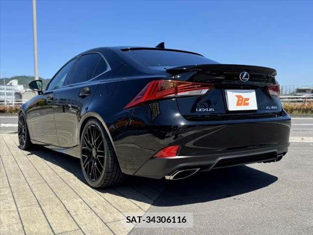 Lexus IS 2017-10 7220917-12