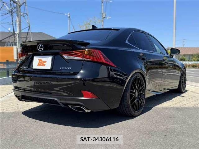 Lexus IS 2017-10 7220917-14