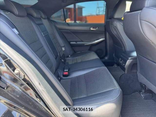Lexus IS 2017-10 7220917-18
