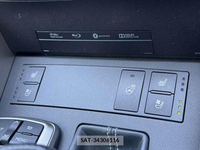 Lexus IS 2017-10 7220917-21