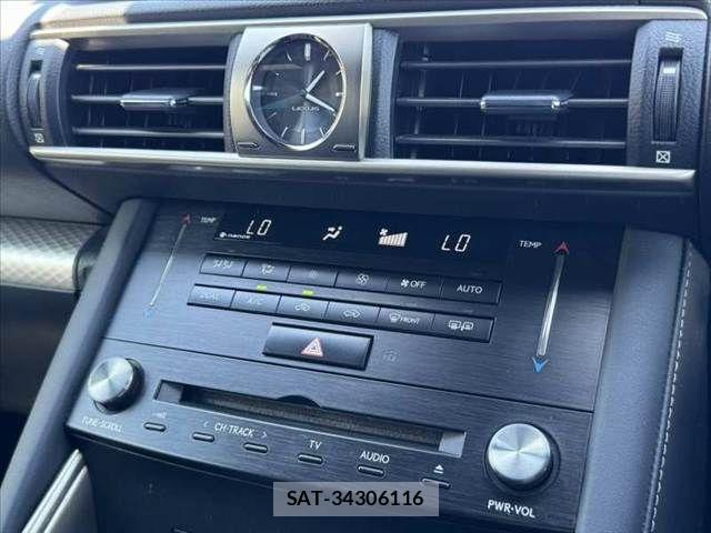 Lexus IS 2017-10 7220917-4