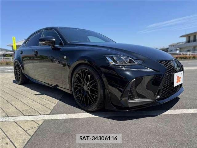 Lexus IS 2017-10 7220917-7