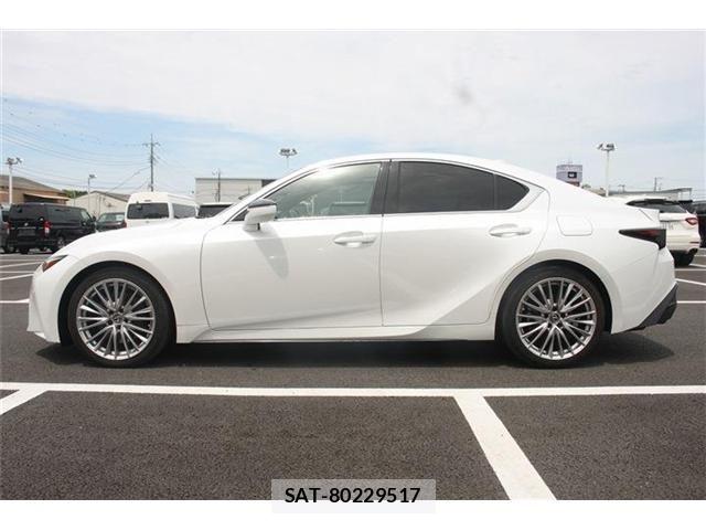 Lexus IS 2020-11 7220919-10