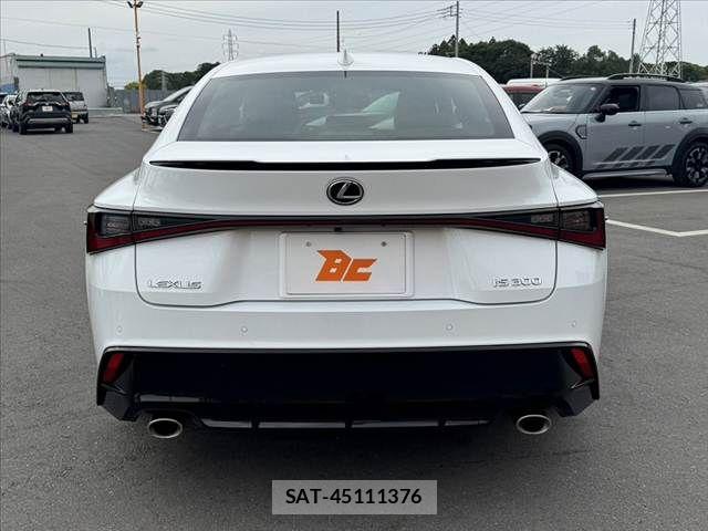 Lexus IS 2021-06 7220920-13
