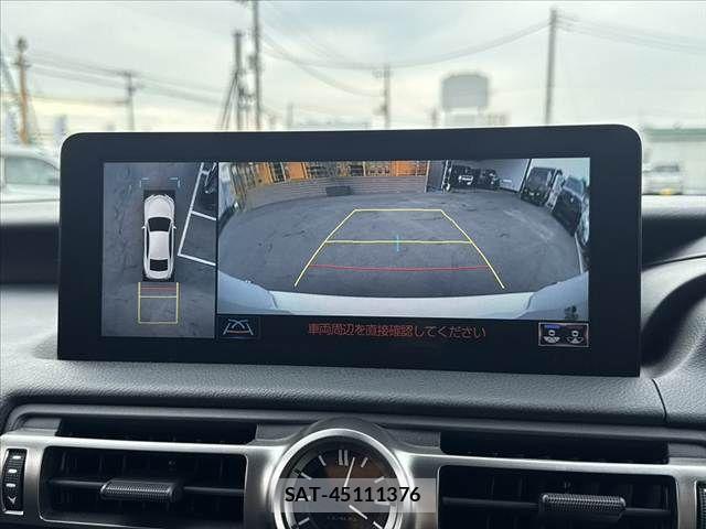 Lexus IS 2021-06 7220920-21